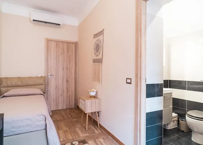 Elegante Nel Cuore Di * Roma